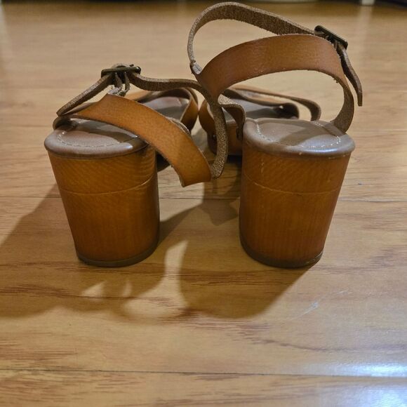MIA Brown Heels Size 7.5 - Picture 4 of 6